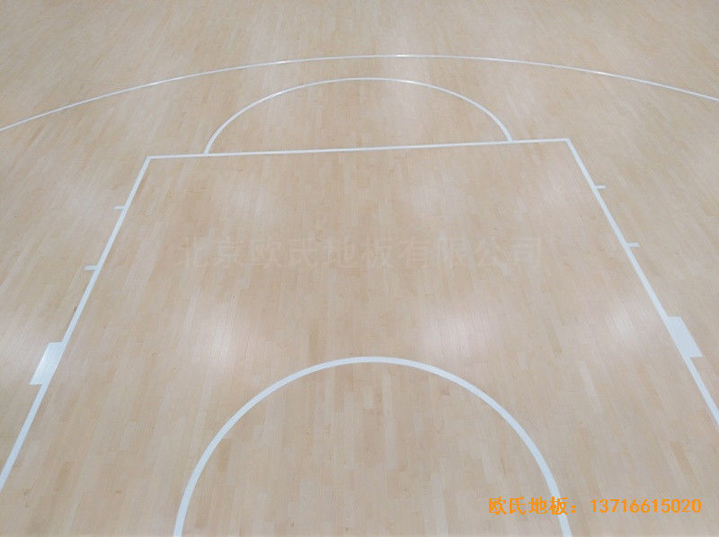 新疆克拉瑪依消防大隊籃球館體育木地板安裝案例4