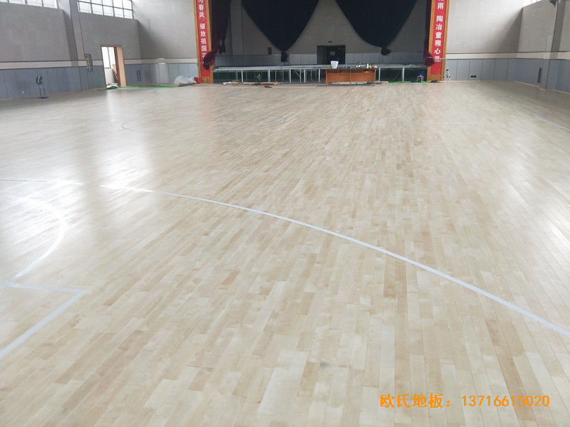 江蘇宜興東域小學(xué)籃球館運動地板鋪裝案例3
