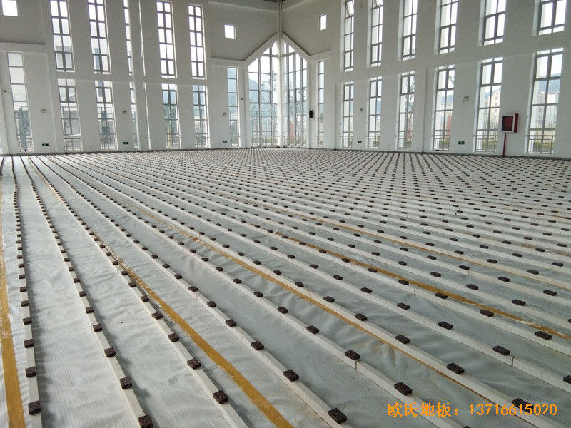 浙江溫嶺石橋頭中心小學籃球館運動木地板安裝案例1