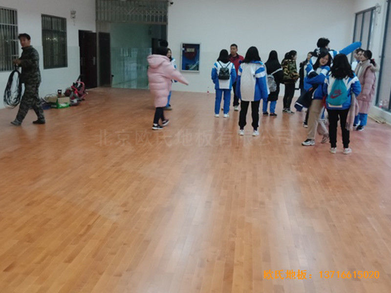 湖南衡陽鐵一中運(yùn)動(dòng)館體育地板鋪設(shè)案例4