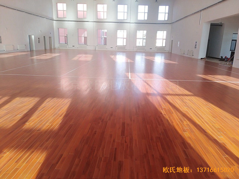 內(nèi)蒙左旗吉蘭泰鎮(zhèn)五中運動館運動地板鋪設案例4