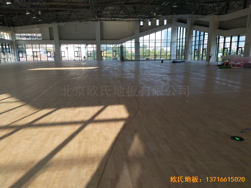 四川宜賓市臨港實驗學校體育館體育地板施工案例0