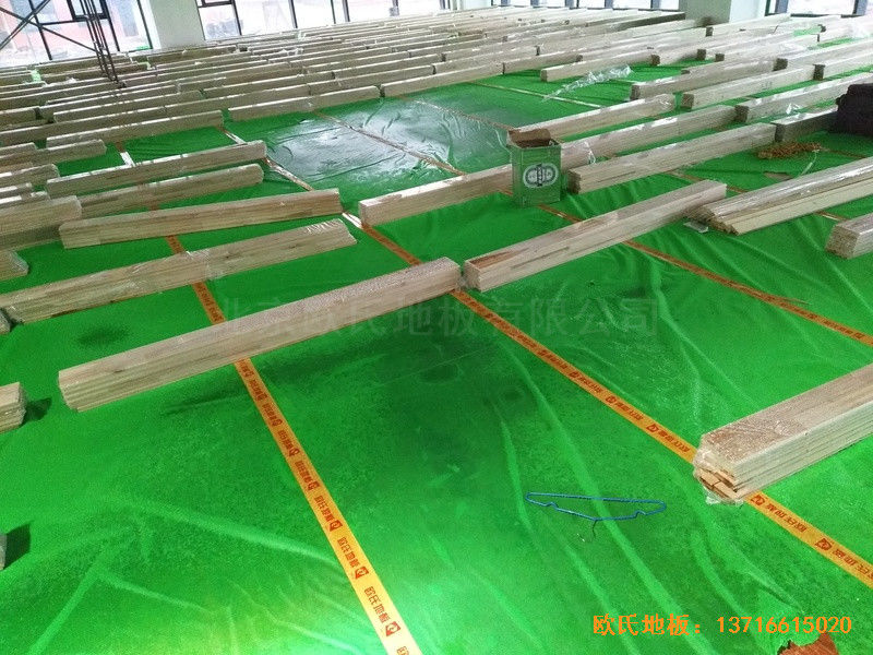 四川宜賓市臨港實驗學校體育館體育地板施工案例3
