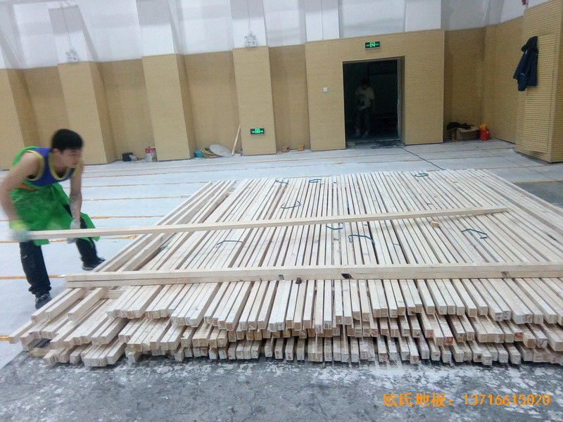 山東濟南歷下區燕山學?；@球館運動木地板施工案例1