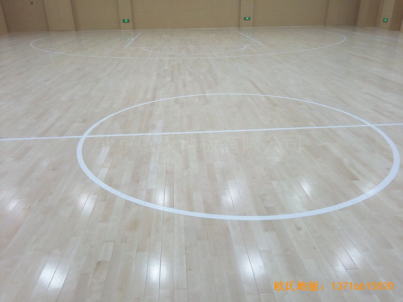 山東濟南歷下區燕山學?；@球館運動木地板施工案例4