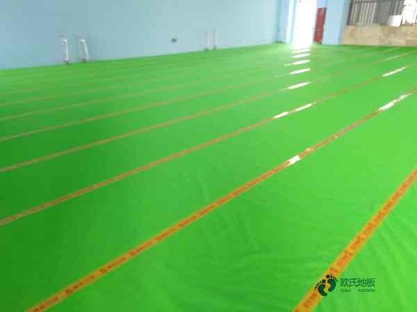 質(zhì)量好運(yùn)動體育木地板施工團(tuán)隊(duì)3