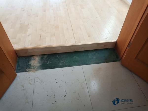 質(zhì)量好運(yùn)動體育木地板施工團(tuán)隊(duì)1