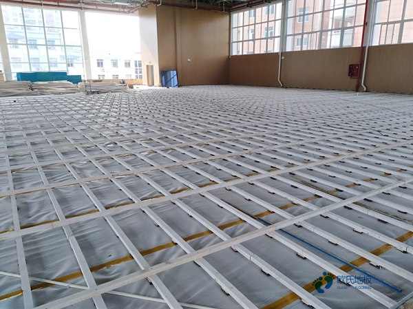 雙層龍骨運動場地地板清潔保養3