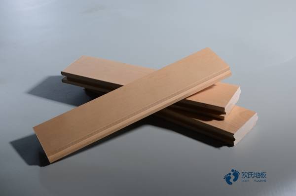 學?；@球場地木地板緩沖層多厚1