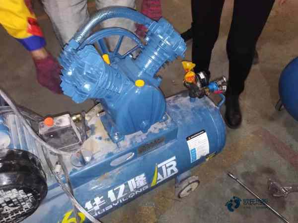 體育籃球館專用耐磨實(shí)木地板2