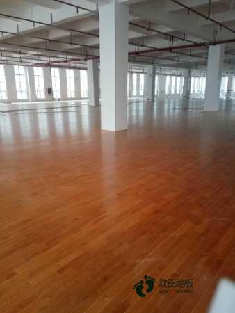 籃球場運動木地板材質3