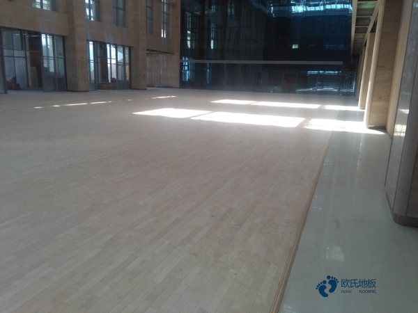 學?；@球木地板生產工藝流程1