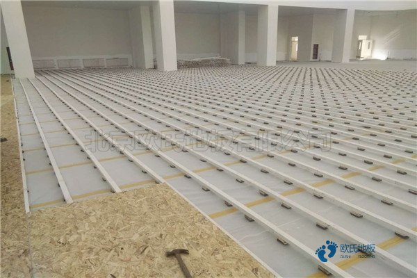 校園運動籃球木地板造價