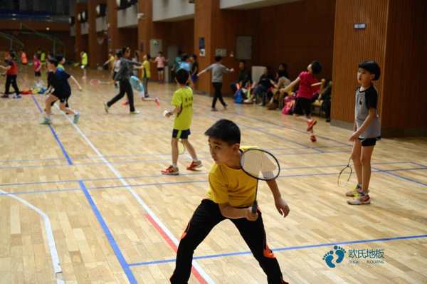 單龍骨運動體育地板保養知識1