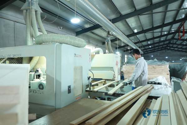 校園運動籃球木地板哪個牌子性價比高