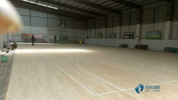籃聯(lián)認證楓木籃球木地板優(yōu)點3
