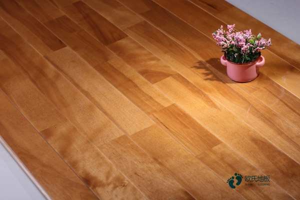 室內(nèi)運(yùn)動(dòng)木地板施工視頻教程1