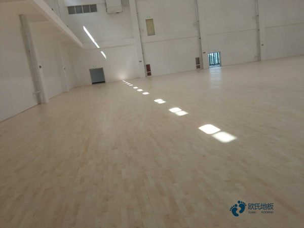 柞木運(yùn)動(dòng)籃球木地板多少錢一平方米