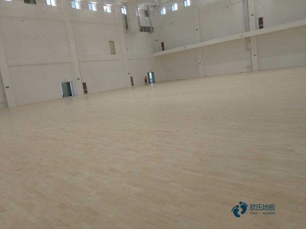 柞木運(yùn)動(dòng)籃球木地板多少錢一平方米