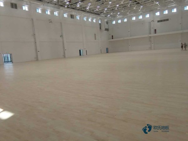 柞木運(yùn)動(dòng)籃球木地板多少錢一平方米