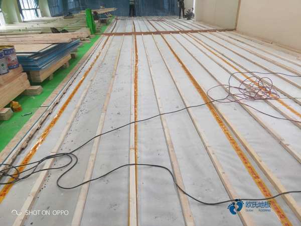 運(yùn)動(dòng)場(chǎng)地地板較低價(jià)格2