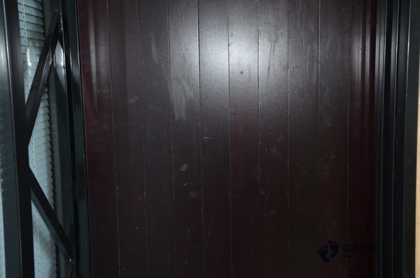 松木運(yùn)動(dòng)籃球木地板大概多少錢(qián)